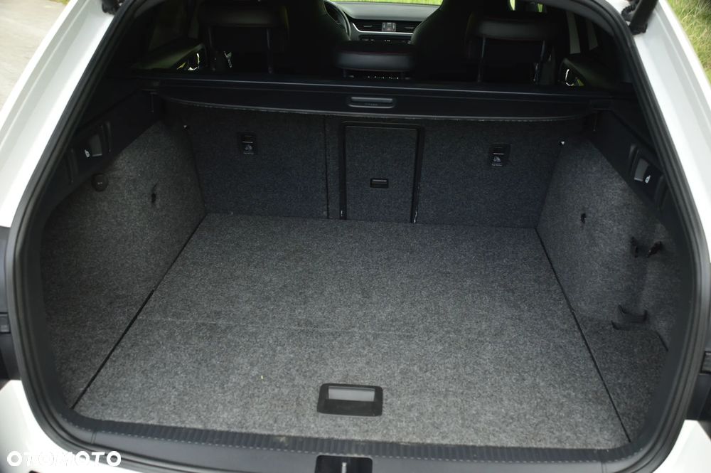 Skoda Octavia 2.0 TSI RS - 9