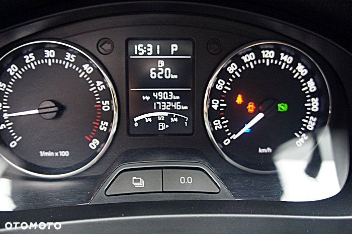 Skoda RAPID 1.6 TDI DSG Ambition - 6