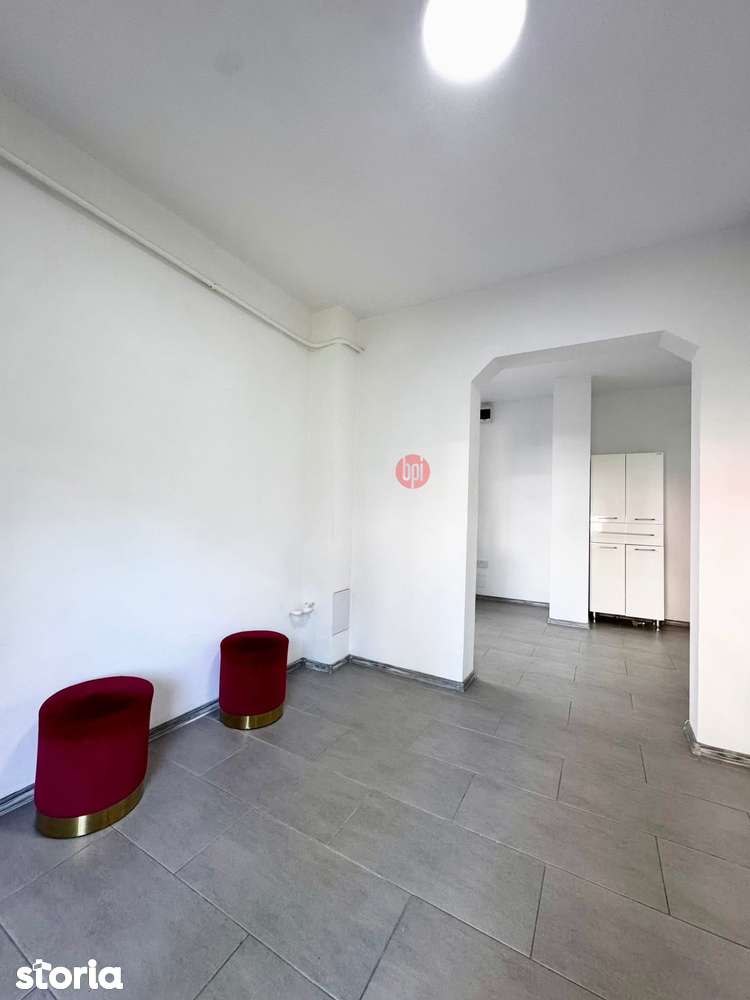 SE INCHIRIAZA 2 Spatii comerciale (separat sau impreuna) in Falticeni - Imagine principală: 2/15