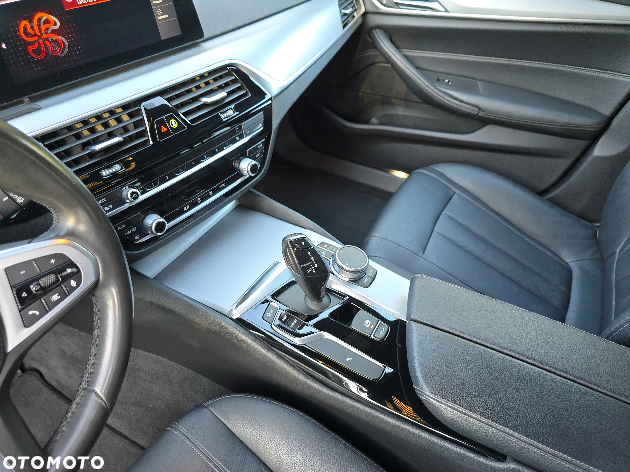 BMW Seria 5 520d Touring M Sport Edition - 6