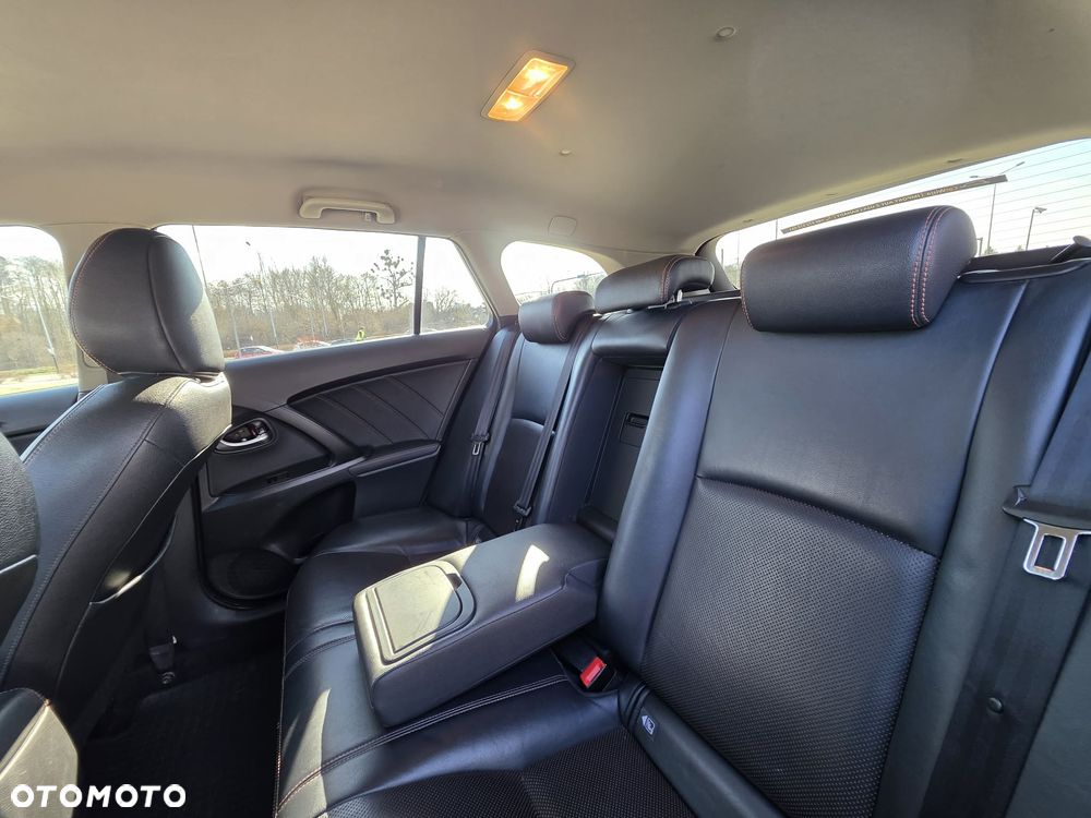 Toyota Avensis 1.8 Prestige MS - 19