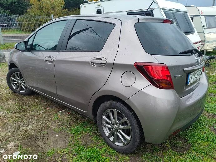 Toyota Yaris 1.33 Premium - 4