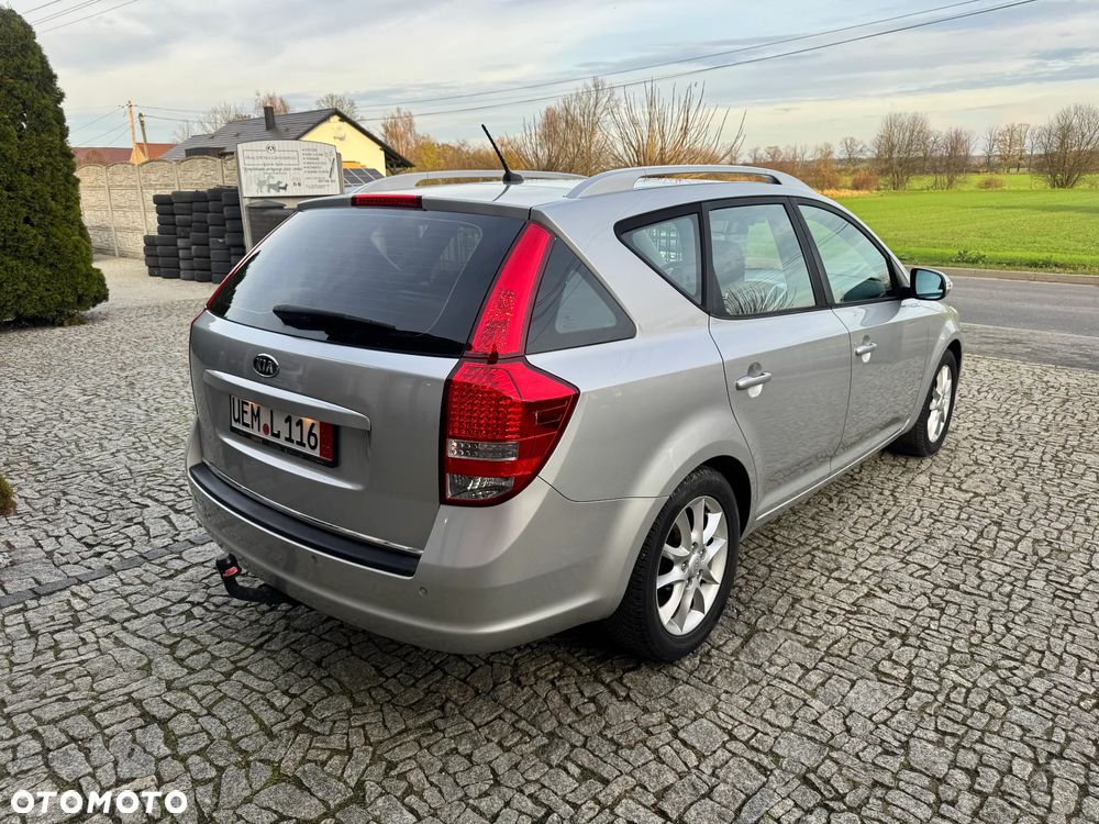 Kia Ceed 1.6 CVVT SW Dream-Team Edition - 5