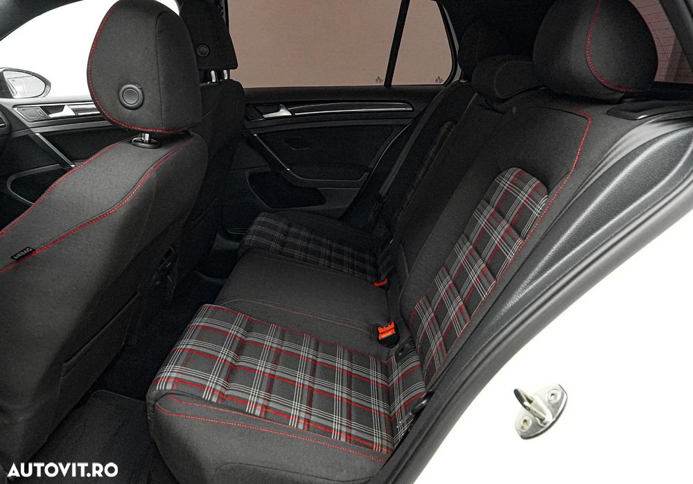 Volkswagen Golf GTI 2.0 TSI OPF DSG Performance - 16