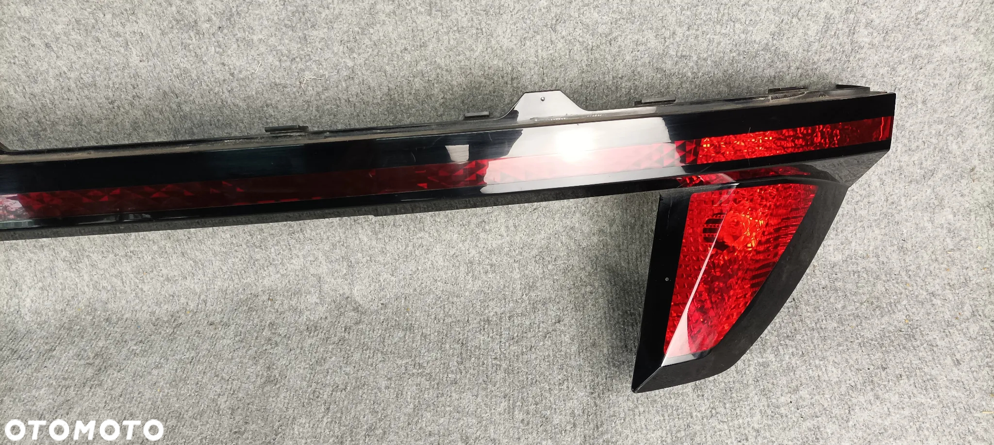 LAMPA TYLNA TYŁ ŚRODKOWA BLENDA KLAPY - HYUNDAI TUCSON IV 2020- - 3