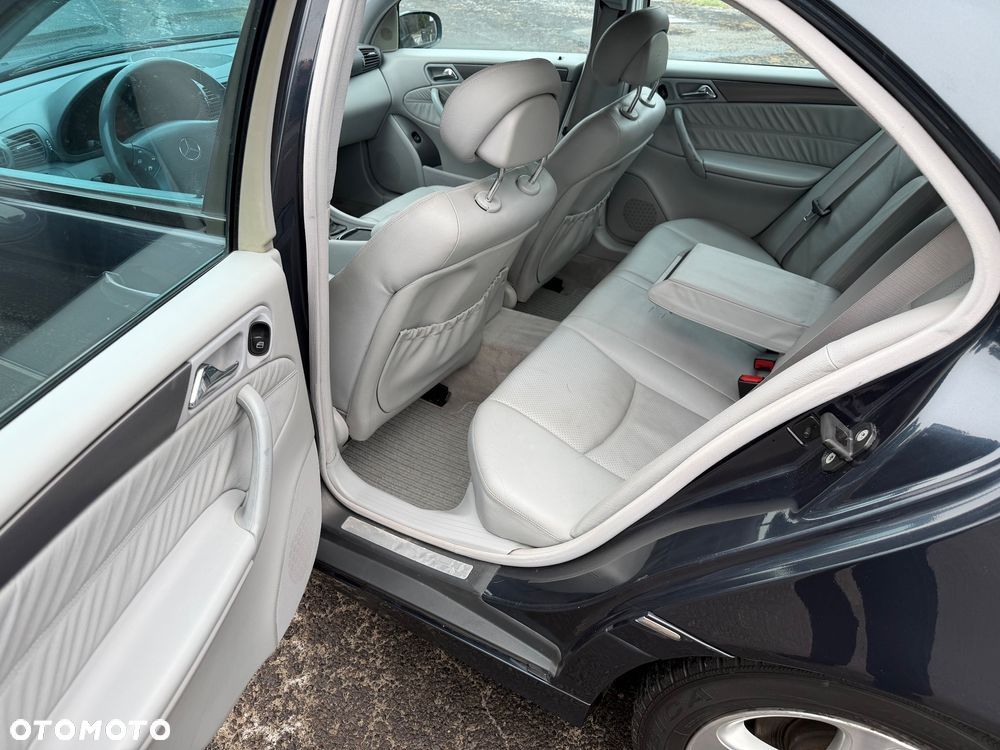 Mercedes-Benz Klasa C 220 T CDI Avantgarde - 26