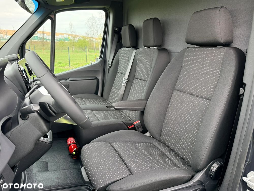 Mercedes-Benz Sprinter - 28