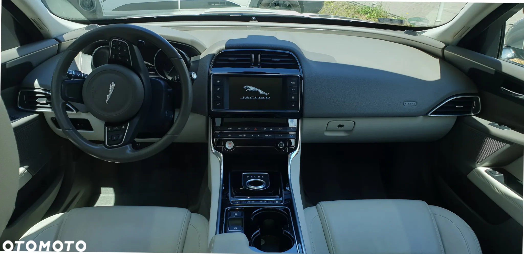 Jaguar XE 20d Prestige - 11