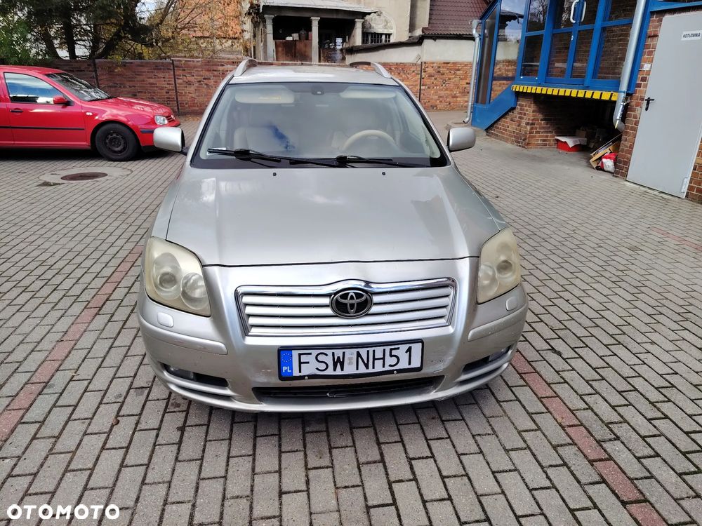 Toyota Avensis 2.0 D-4D High - 1