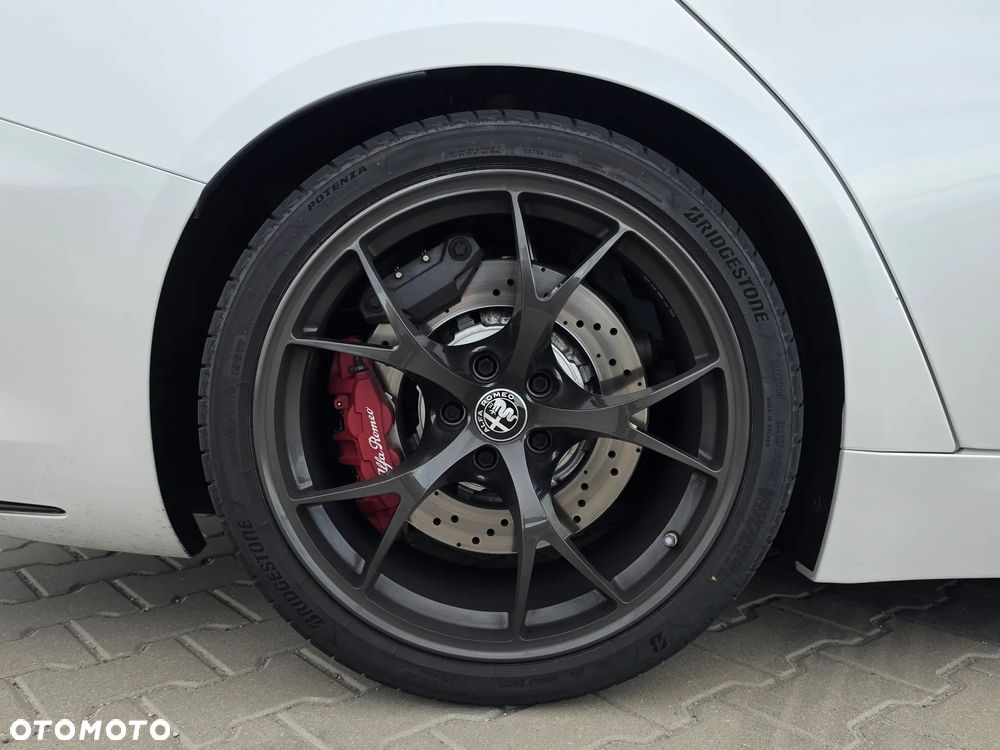 Alfa Romeo Giulia 2.9 V6 Bi-Turbo AT8 Quadrifoglio - 7