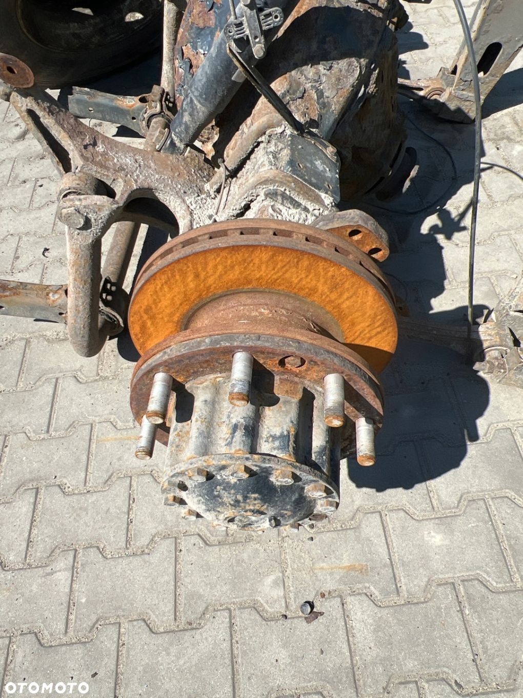 Iveco Eurocargo piasta zwrotnica tylna 19.5 - 1