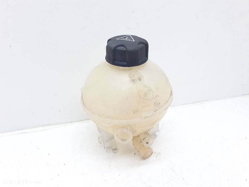 ZBIORNICZEK WYRÓWNAWCZY PŁYNU CHŁODZĄCEGO CITROEN C5 X 1.6 B 9827175780