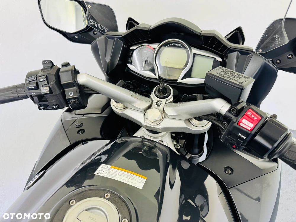 Yamaha FJR - 6