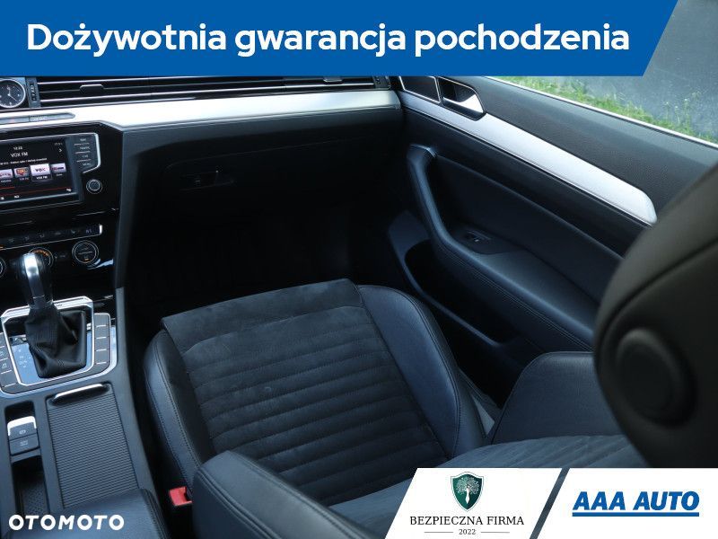 Volkswagen Passat - 10