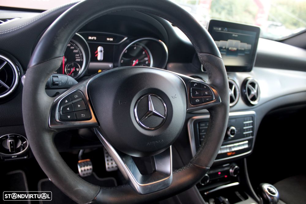 Mercedes-Benz CLA 180 d Shooting Brake AMG Line - 11