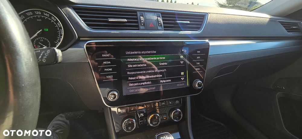 Skoda Superb 2.0 TDI 4x4 Style DSG - 25
