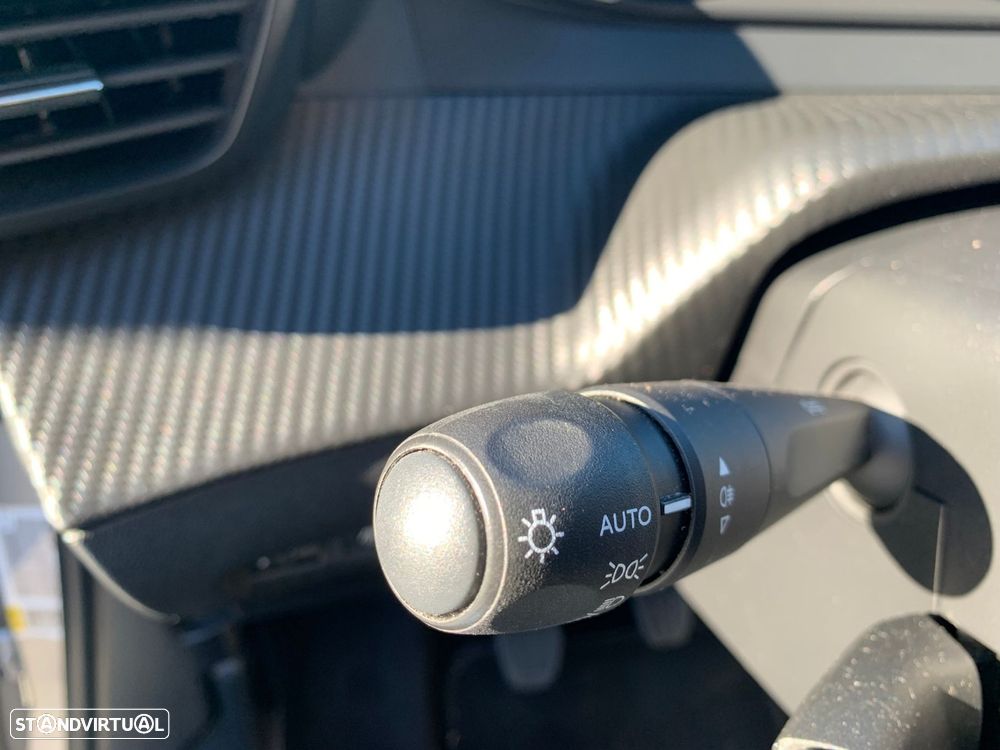 Peugeot 2008 1.2 PureTech Allure - 39