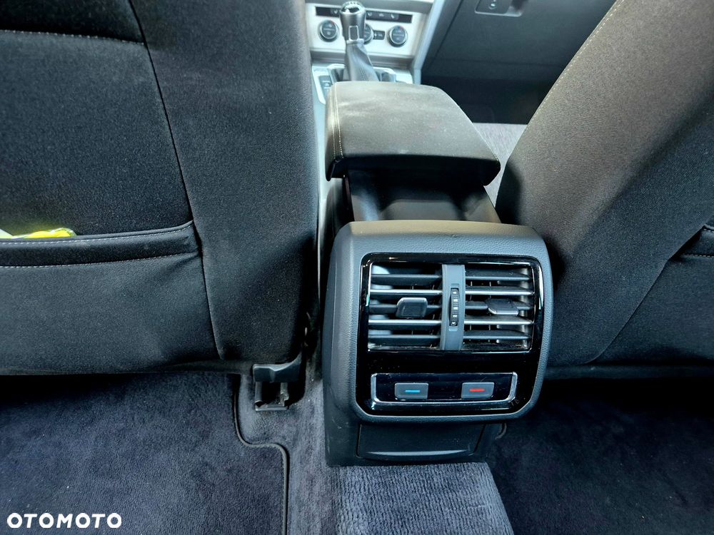 Volkswagen Passat 2.0 TDI BMT Comfortline - 11