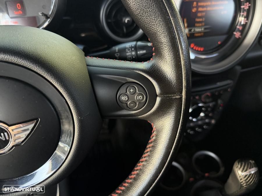MINI 3 Portas John Cooper Works - 18