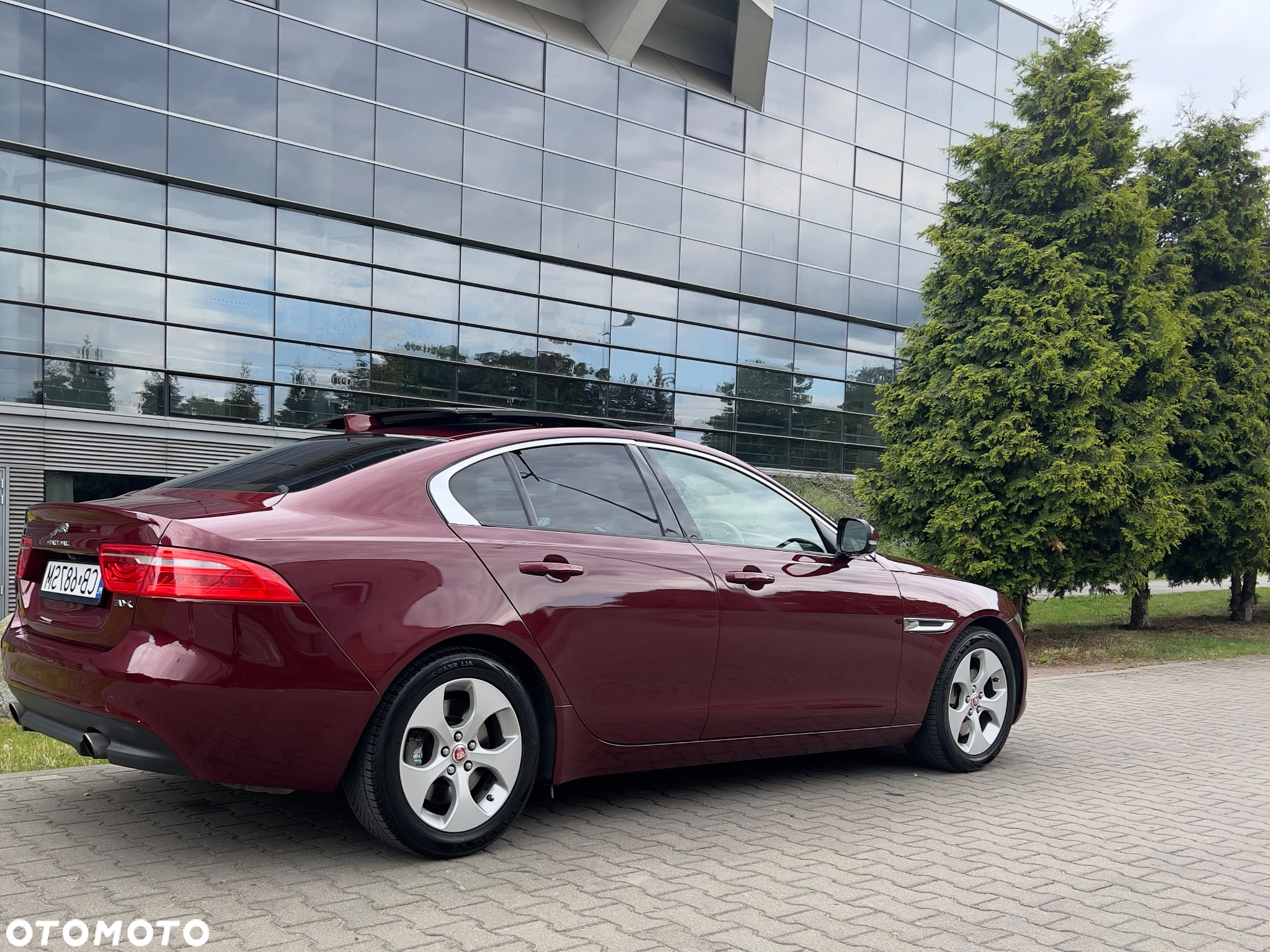 Jaguar XE 2.0 T Prestige - 7