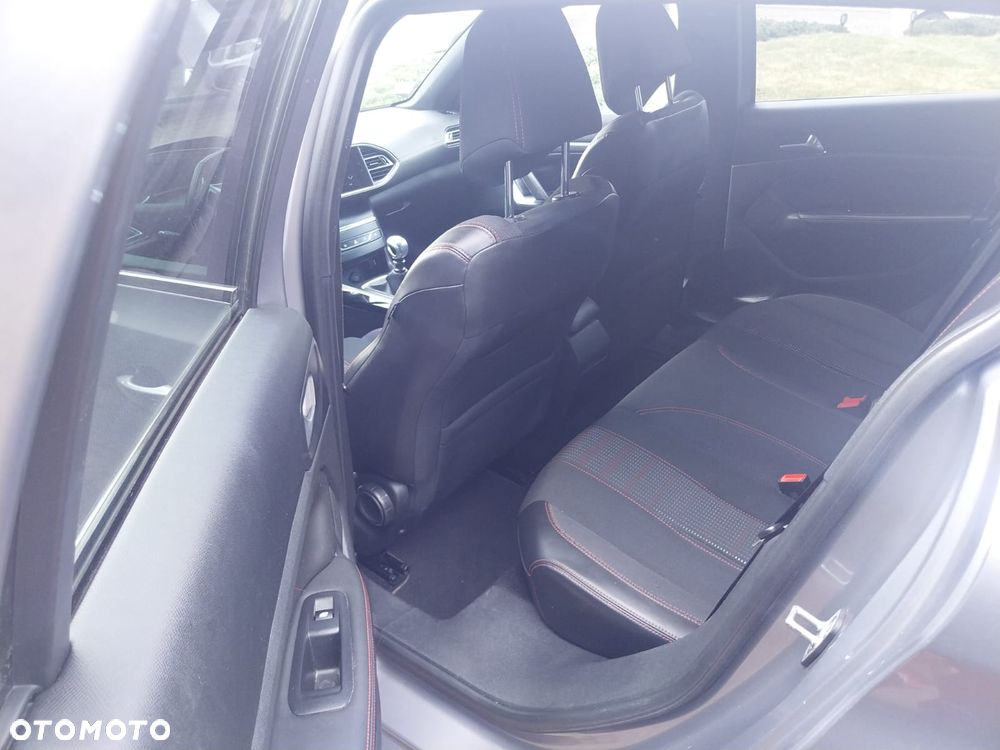 Peugeot 308 - 24