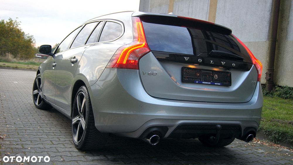 Volvo V60 D3 R-Design - 18