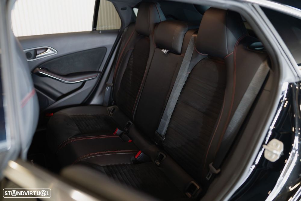 Mercedes-Benz CLA 180 d Shooting Brake AMG Line - 23