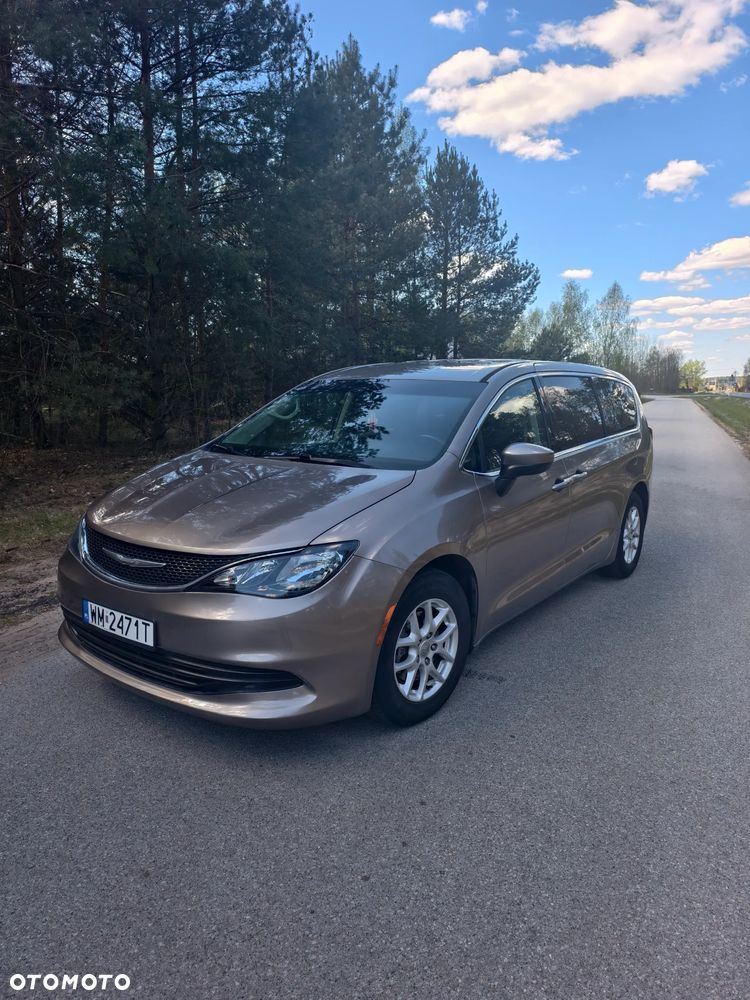 Chrysler Pacifica - 1