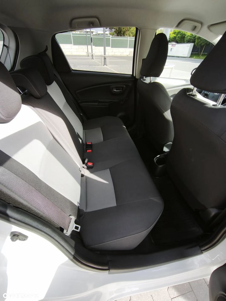 Toyota Yaris 1.5 Premium - 8