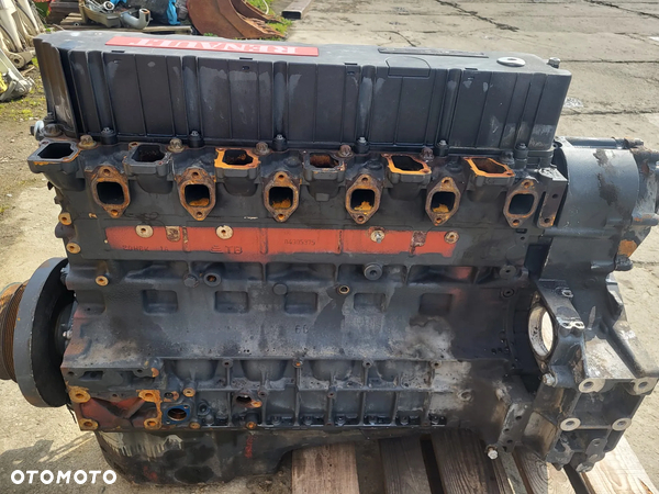 głowica RENAULT DXI VOLVO silnik słupek EURO4