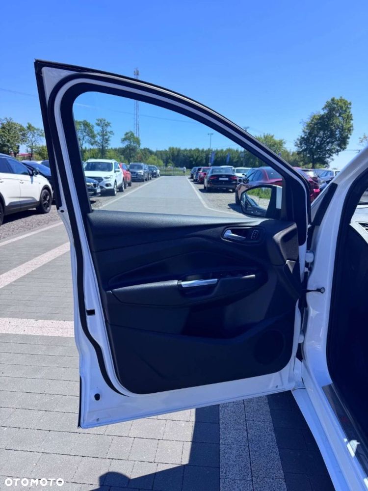 Ford Kuga - 16