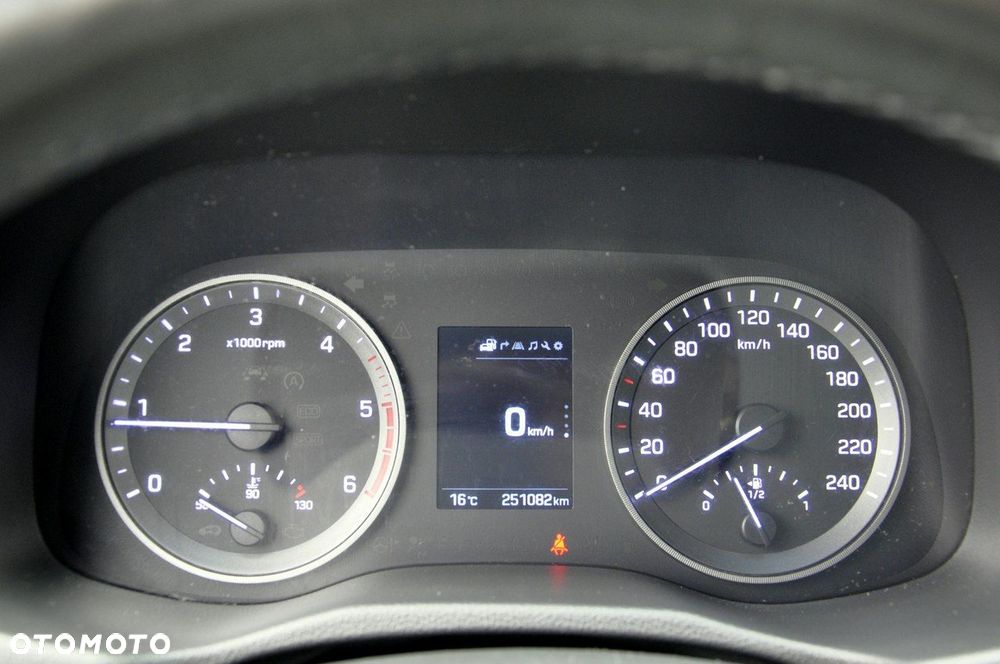 Hyundai Tucson blue 1.7 CRDi 2WD Passion Plus - 9