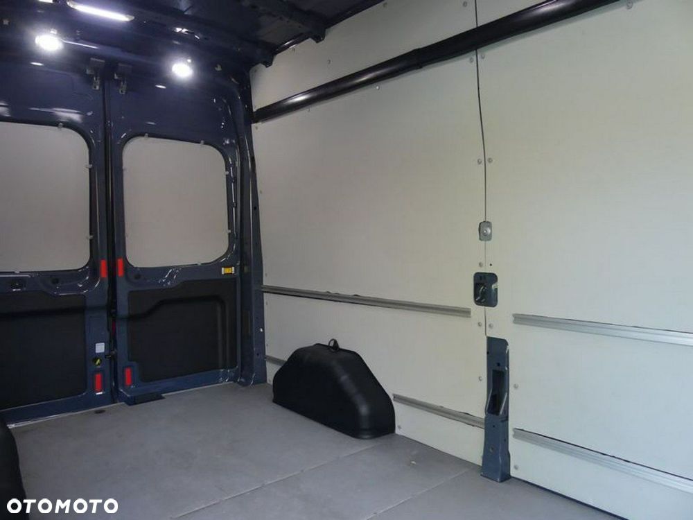 Ford Transit - 13