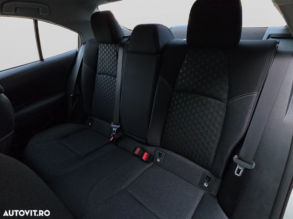 Toyota Corolla 1.8 HSD Business - 12