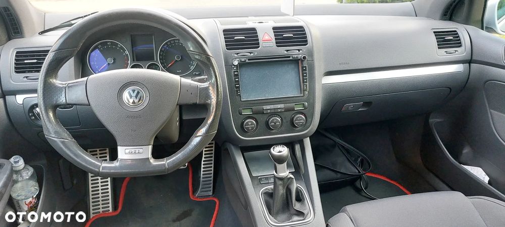 Volkswagen Golf 2.0 GTI - 11