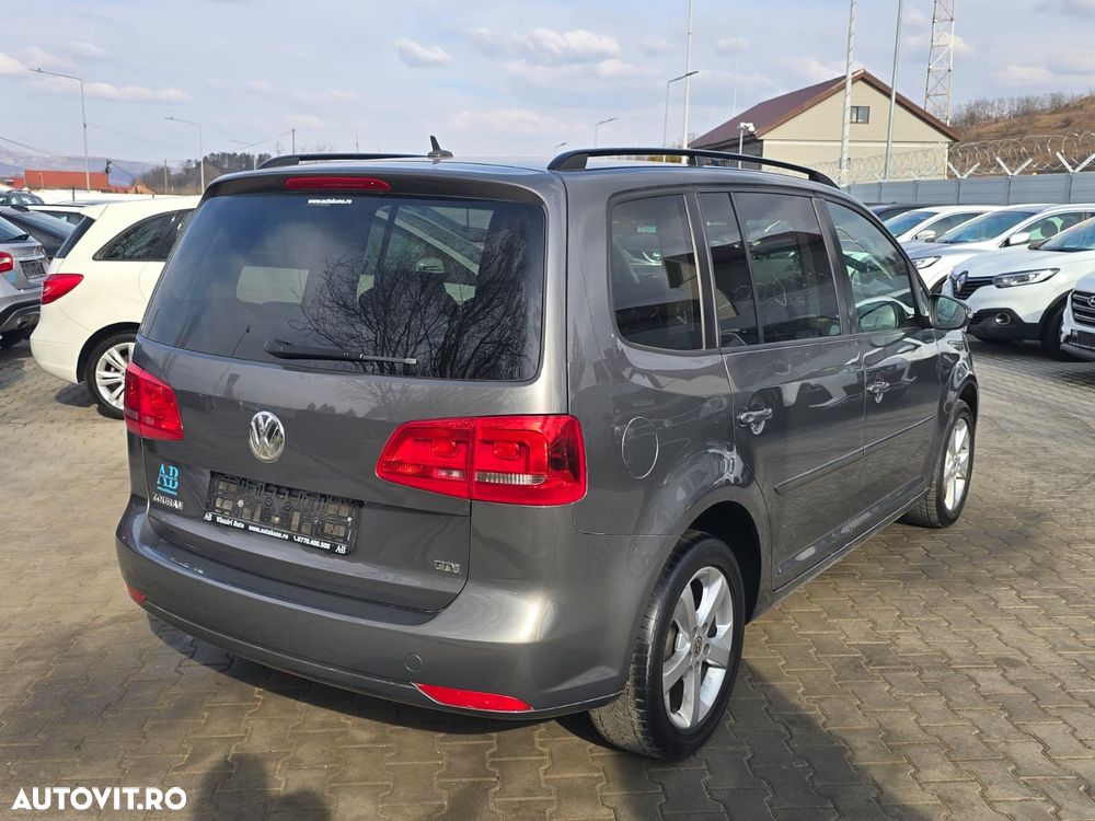 Volkswagen Touran 1.6 TDI DSG Comfortline - 5