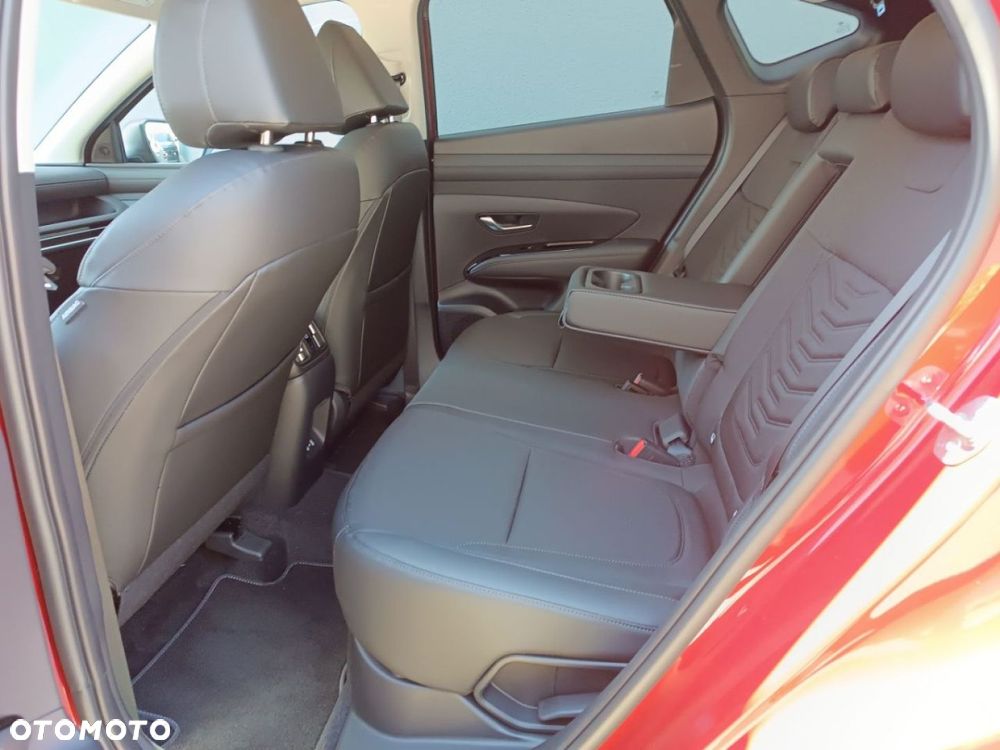 Hyundai Tucson 1.6 T-GDi HEV Executive 4WD - 36