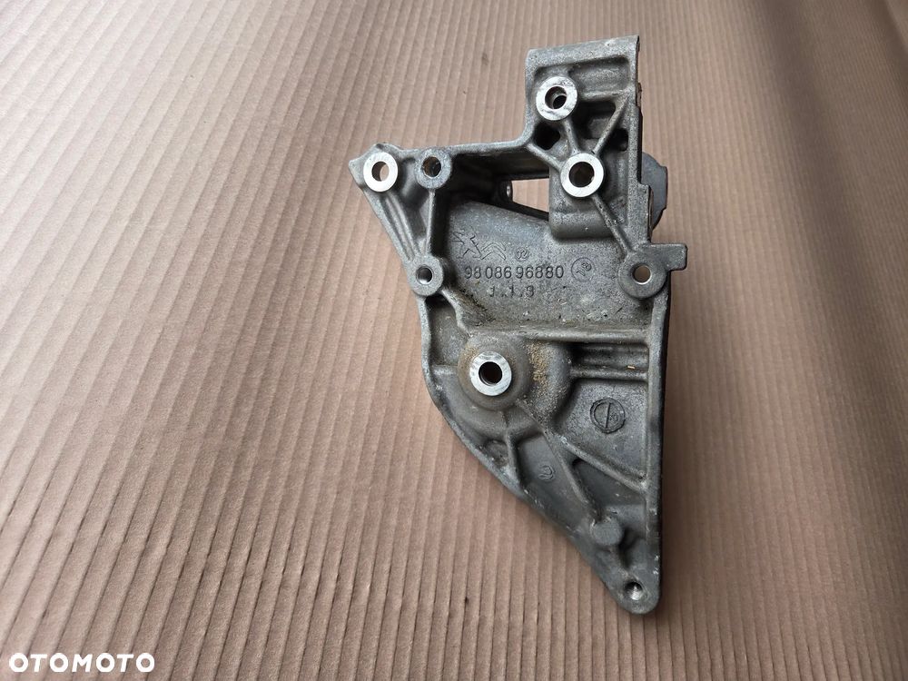Łapa wspornik podstawa kompresora Peugeot Citroen 1.5 BLUEHDI - 3