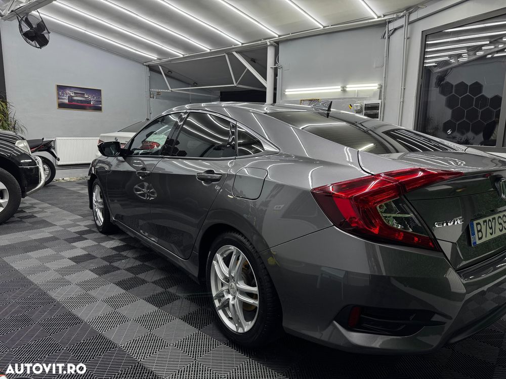 Honda Civic 1.5 VTEC Turbo Elegance Navi - 4