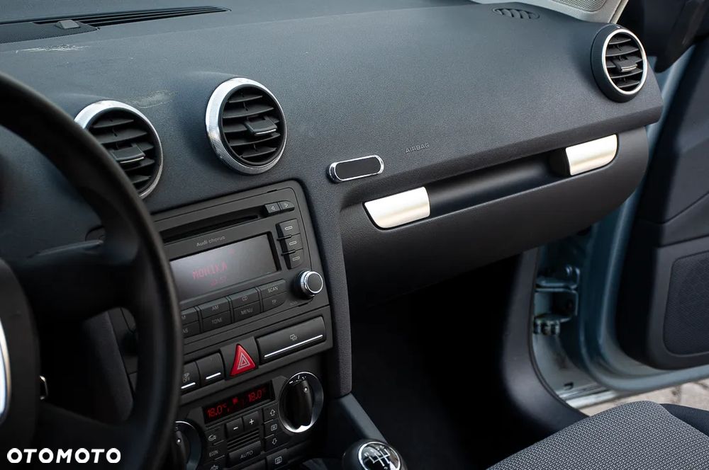 Audi A3 3-drzwiowe 1.6 Ambiente - 37