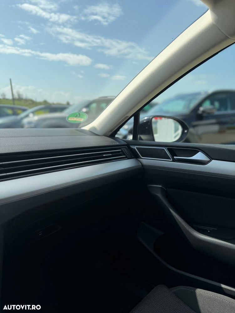 Volkswagen Passat 2.0 TDI Comfortline - 22