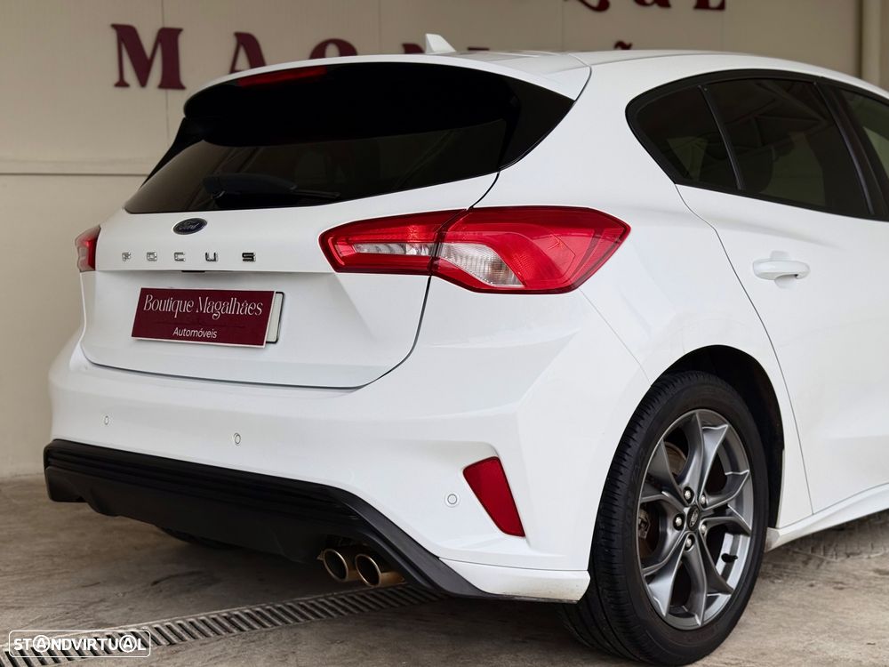 Ford Focus 1.0 EcoBoost MHEV ST-Line - 11