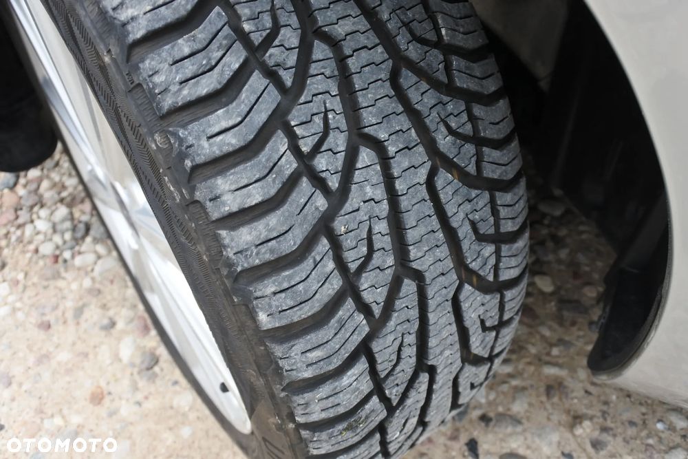 Ford Fiesta 1.0 EcoBoost S&S TITANIUM - 26
