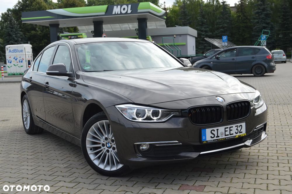 BMW Seria 3 318d Luxury Line - 17