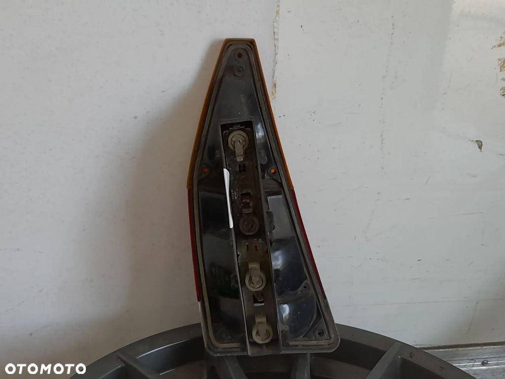 Lampa prawy tył Volkswagen Passat B1 Variant Hella 331945246 - 5