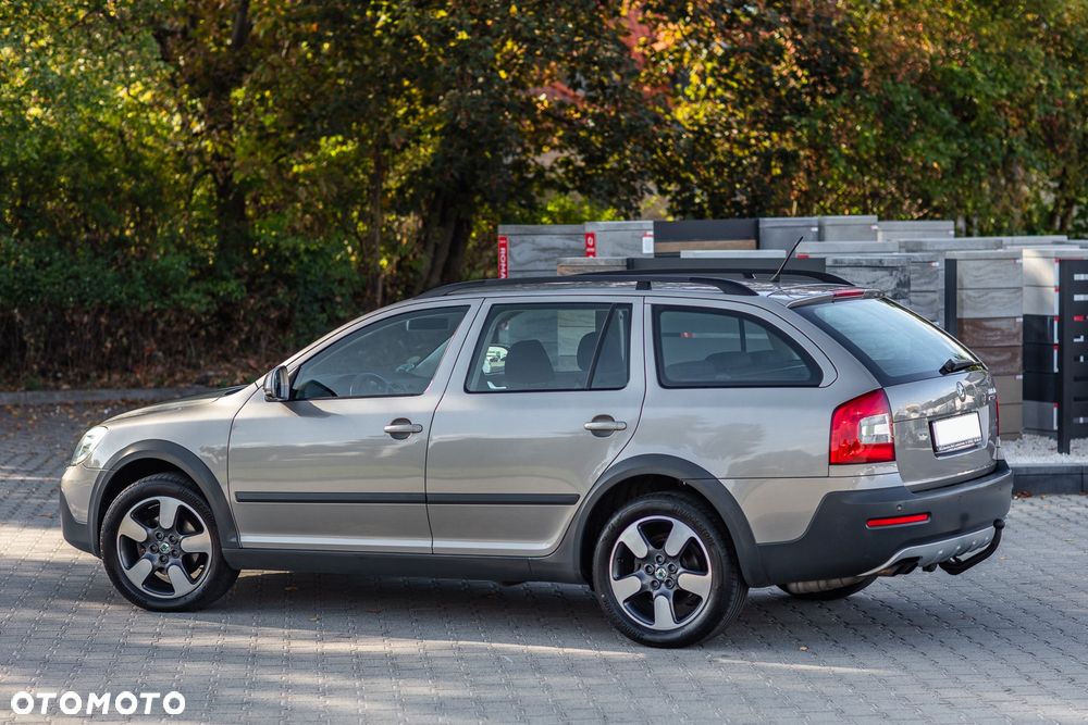 Skoda Octavia 2.0 TDI DPF 4x4 DSG Scout - 16