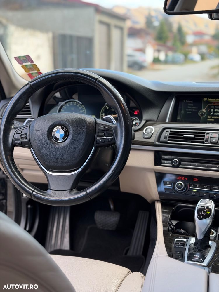 BMW Seria 5 525d xDrive AT - 13
