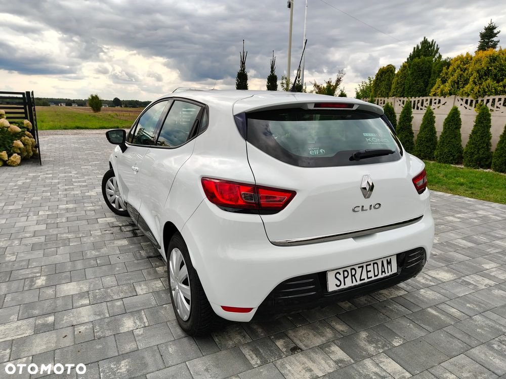 Renault Clio 1.2 16V Limited - 10