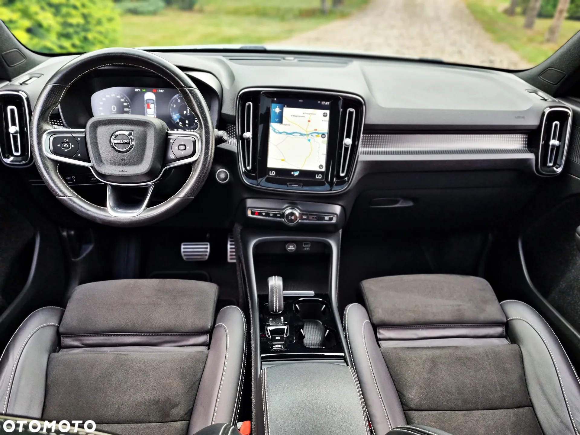 Volvo XC 40 B4 B AWD Geartronic RDesign - 34