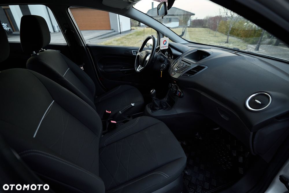 Ford Fiesta - 25